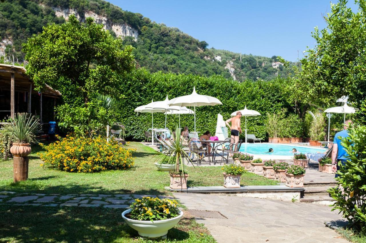 Casa Sorrento, Immerso Nel Verde A Pochi Passi Dal Centro Екстер'єр фото