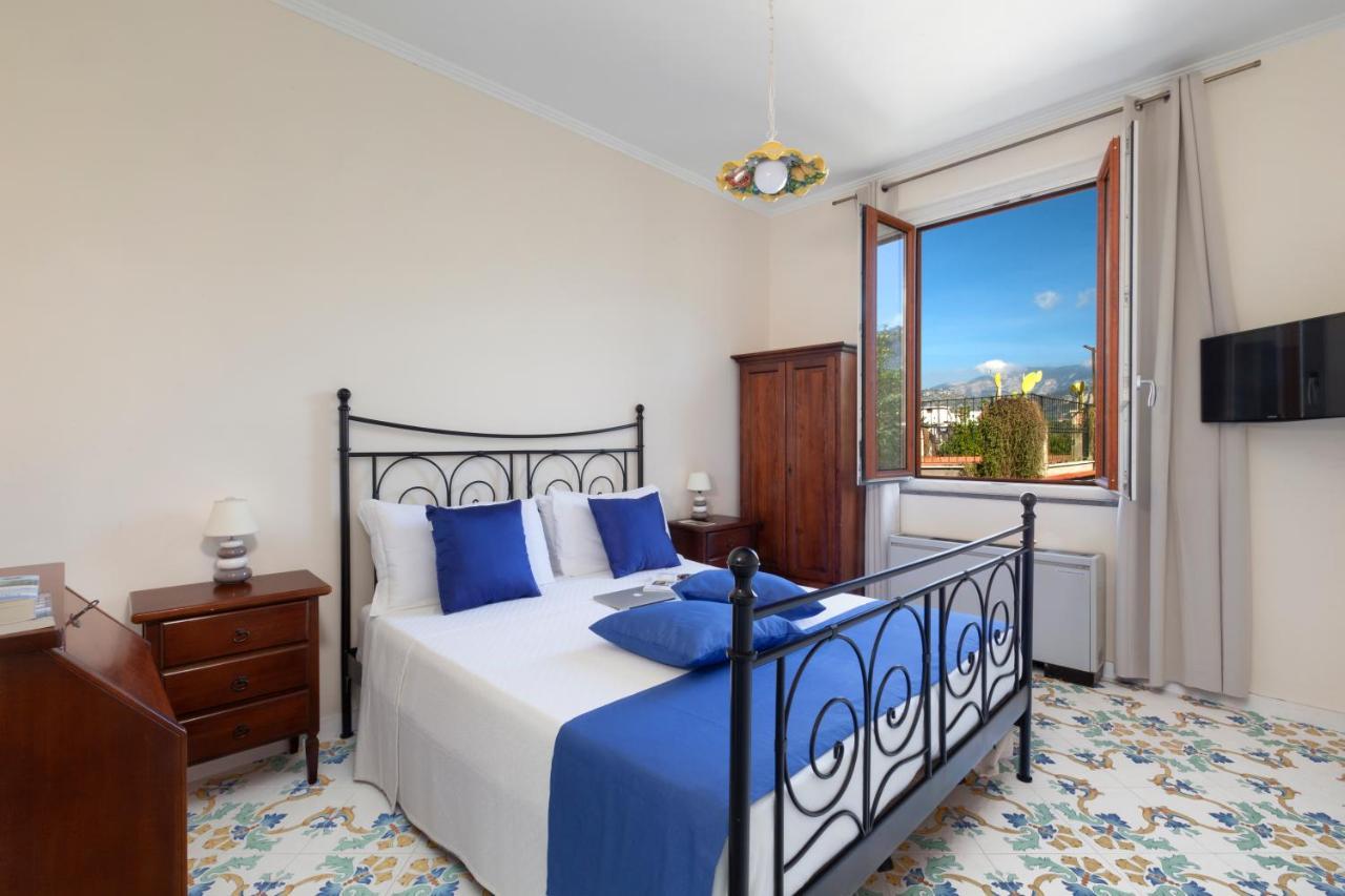 Casa Sorrento, Immerso Nel Verde A Pochi Passi Dal Centro Екстер'єр фото
